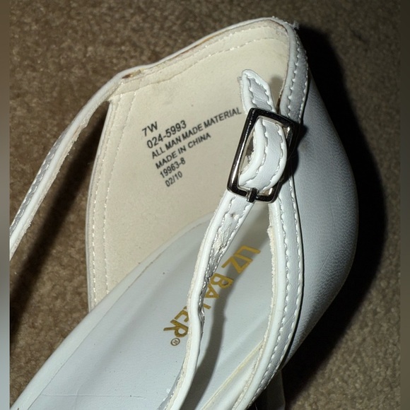 Liz Baker Vintage White Heels - Picture 5 of 5